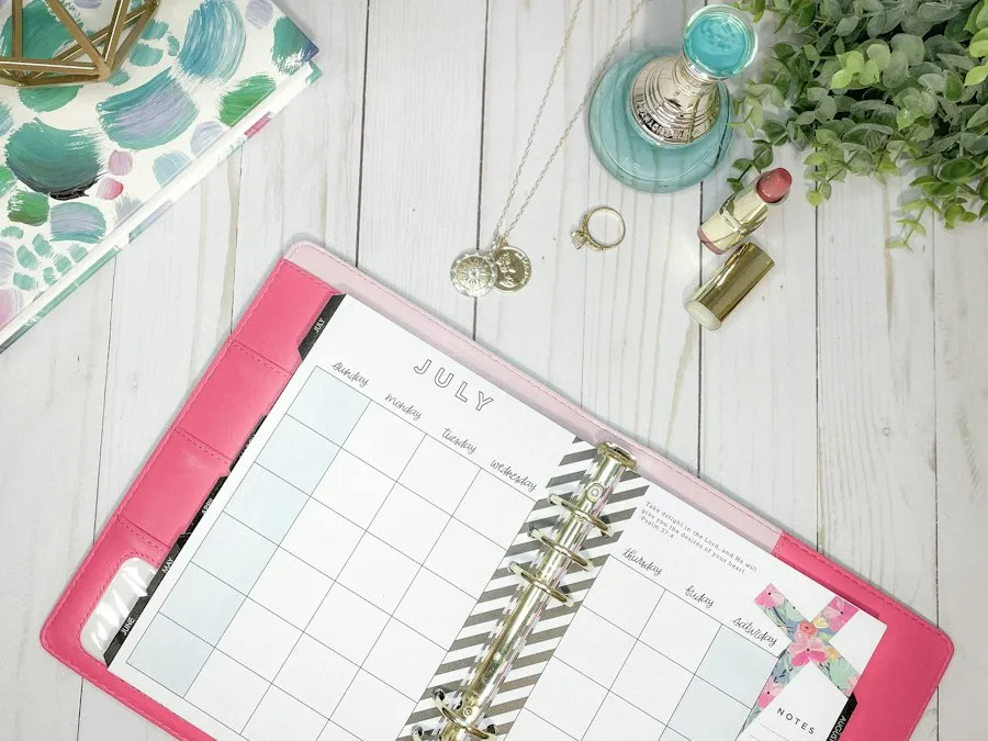 Photo monthly budget planning