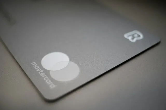 Photo bank cards guide