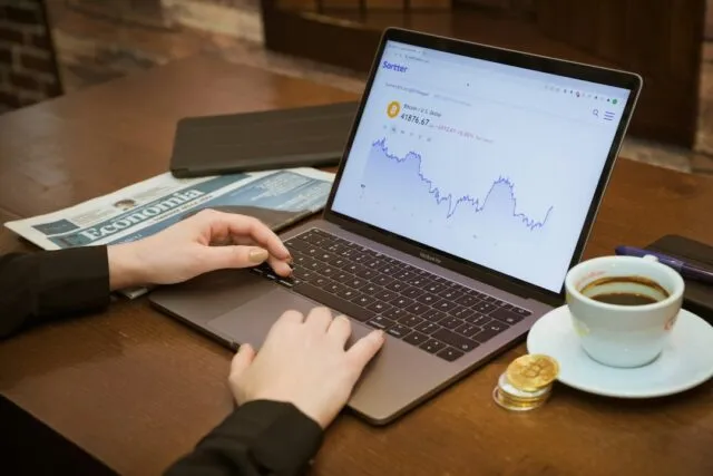 Photo credit score monitoring Romania